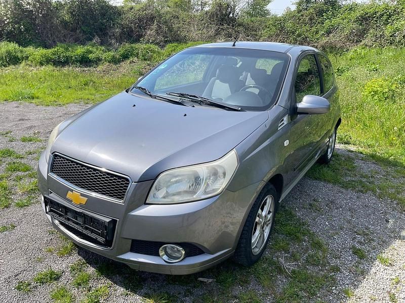 Gebraucht Chevrolet Aveo 68 PS (50 kW) 2009 Grau Kleinwagen