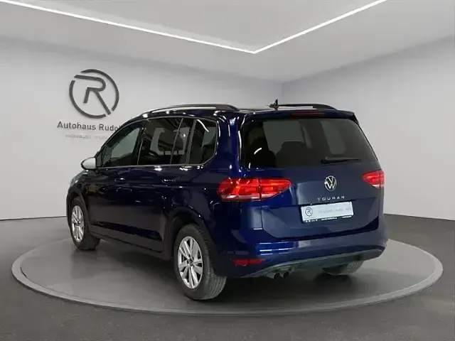 Gebraucht VW Touran Comfortline 150 PS (110 kW) 2025 Blau Van / Kleinbus
