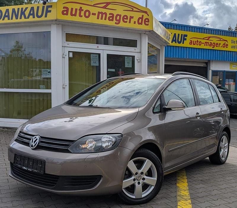 Braun Gebraucht 2012 VW Golf Plus Comfortline Van / Kleinbus | 8.750 € (Fairer Preis) - Bild 1/4