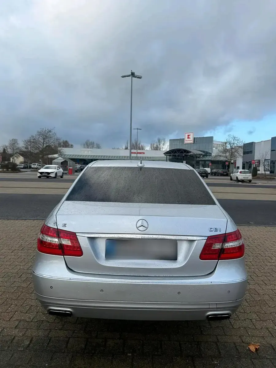 Gebraucht Mercedes E350 211 PS (155 kW) 2012 Grau Limousine