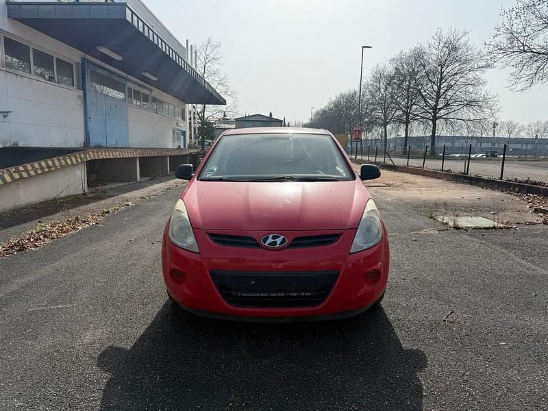 Gebraucht Hyundai i20 76 PS (55 kW) 2009 Rot Kleinwagen