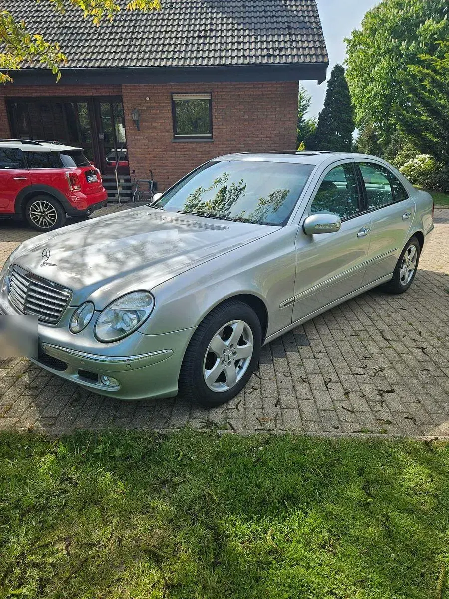 Gebraucht Mercedes E240 Elegance 177 PS (130 kW) 2003 Silber Limousine