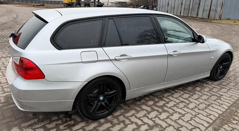 Second-hand BMW 318 143 CP (105 kW) 2008 Argintiu Break