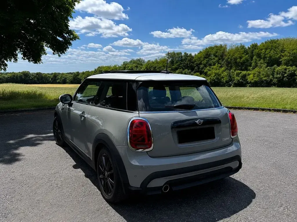 Gebraucht Mini Cooper Classic 136 PS (100 kW) 2021 Grau Kleinwagen