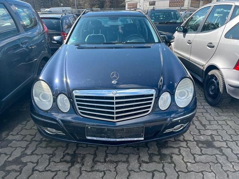 Gebraucht Mercedes E280 190 PS (139 kW) 2008 Blau Kombi