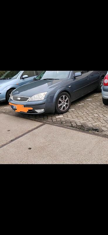 Grau Gebraucht 2005 Ford Mondeo Kombi | 600 € (Superpreis) - Bild 1/4