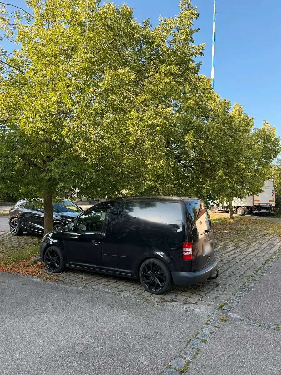 Gebraucht VW Caddy 108 PS (79 kW) 2013 Schwarz Van / Kleinbus