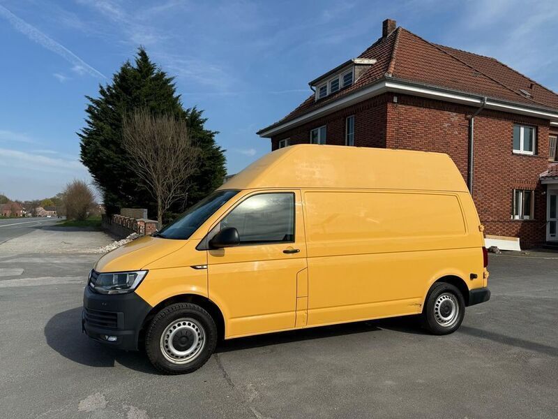 Gelb Gebraucht 2017 VW T6 Van | 14.161 € - Bild 1/4
