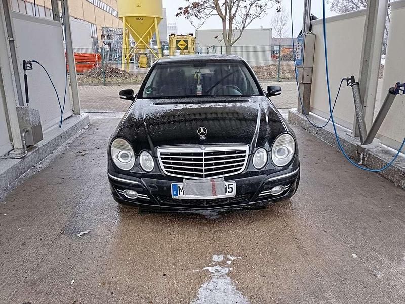 Gebraucht Mercedes E320 200 PS (147 kW) 2007 Schwarz Limousine