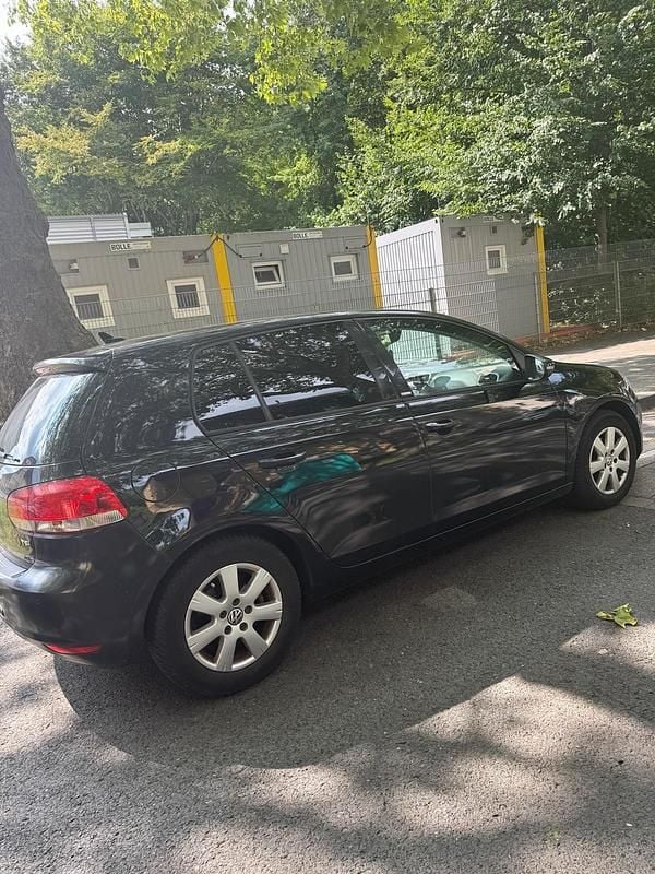 Schwarz Gebraucht 2012 VW Golf VI Kleinwagen | 4.500 € (Guter Preis) - Bild 1/4