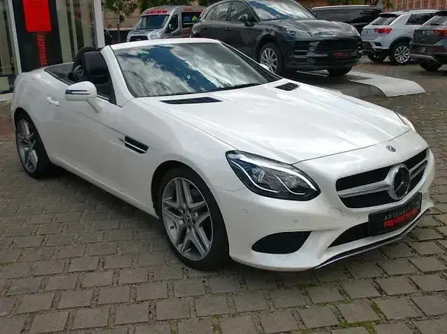 Gebraucht Mercedes SLC200 184 PS (135 kW) 2019 Weiß Cabrio