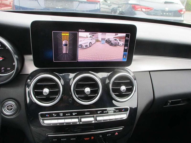 Gebraucht Mercedes C180 156 PS (114 kW) 2020 Blau Kombi