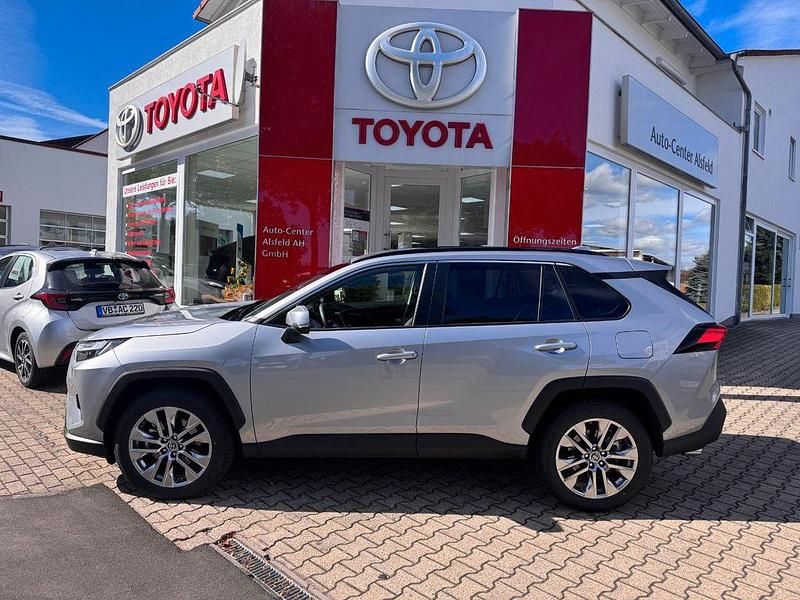 Silber Gebraucht 2024 Toyota RAV4 Hybrid Lounge SUV | 42.000 € (Fairer Preis) - Bild 1/4