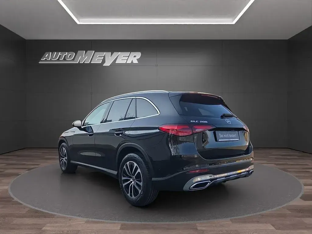 Gebraucht Mercedes GLC200 Avantgarde Edition 204 PS (150 kW) 2025 Schwarz SUV