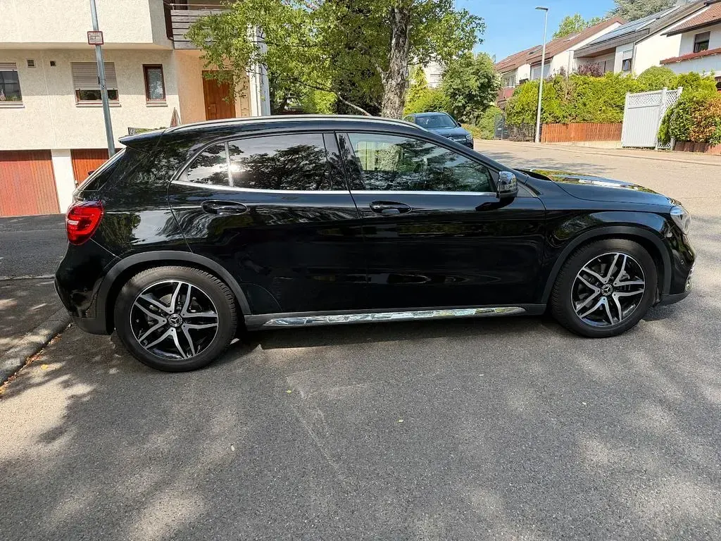 Gebraucht Mercedes GLA220 Edition 184 PS (135 kW) 2017 Schwarz SUV