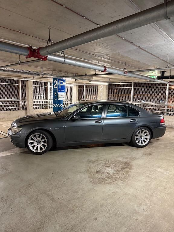 Gebraucht BMW 750L 367 PS (269 kW) 2005 Grau Limousine
