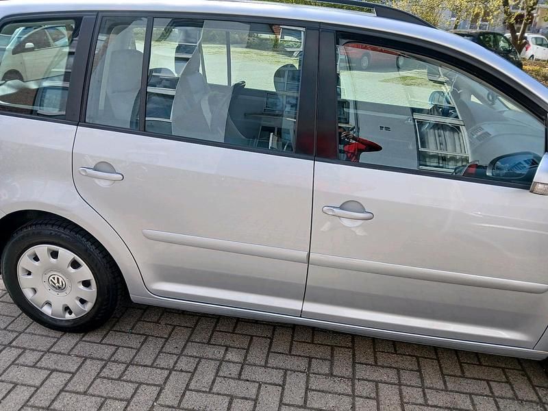 Gebraucht VW Touran 105 PS (77 kW) 2004 Silber Van / Kleinbus
