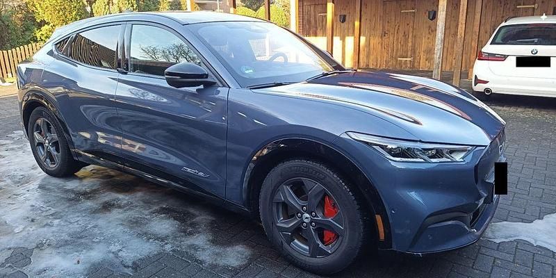 Gebraucht Ford Mustang Mach-E Premium 258 kW (351 PS) 2021 Blau SUV