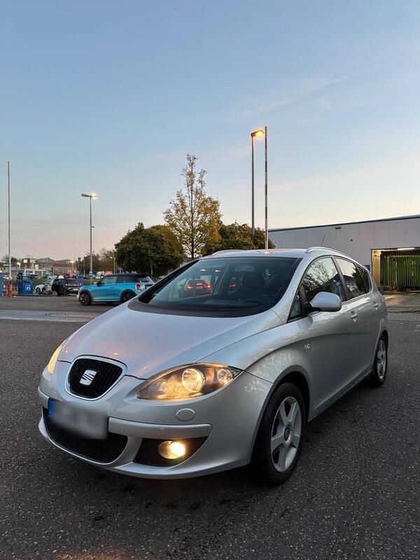 Silber Gebraucht 2008 Seat Altea Van / Kleinbus | 3.450 € (Fairer Preis) - Bild 1/4