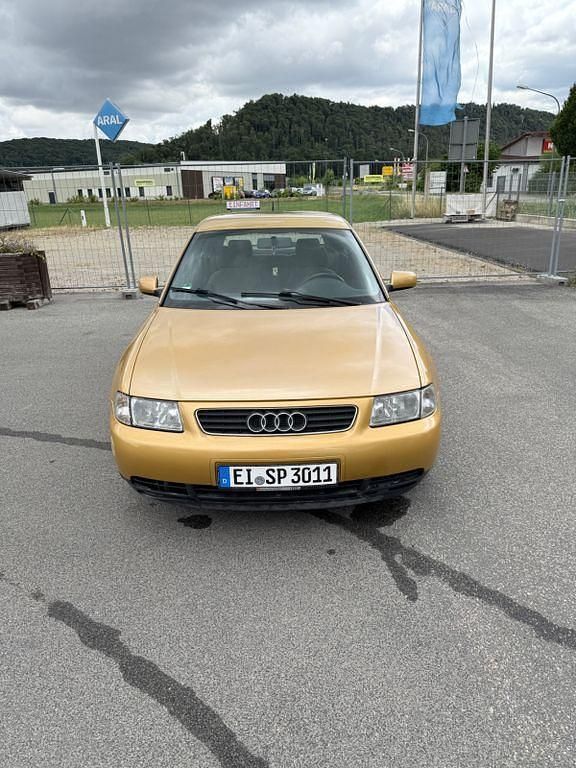 Gold Gebraucht 1999 Audi A3 Attraction Limousine | 1.500 € (Fairer Preis) - Bild 1/4