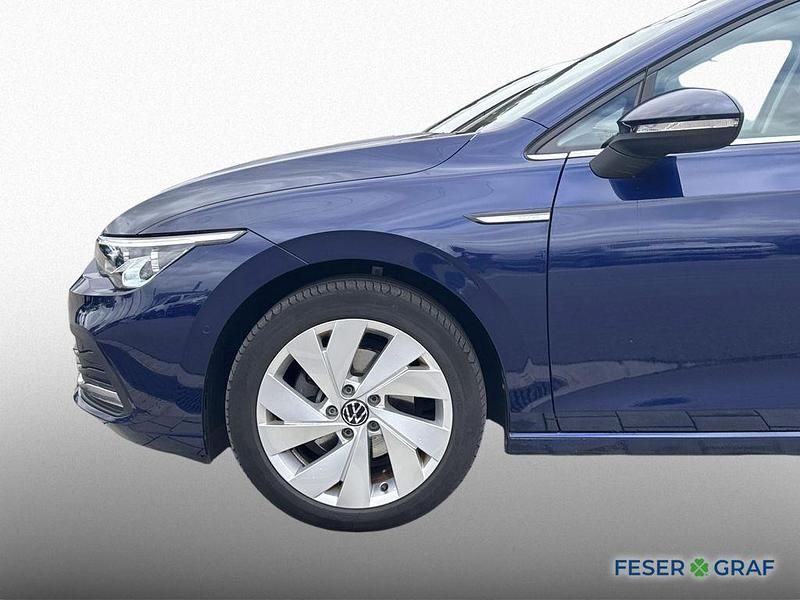 Gebraucht VW Golf VIII Style 150 PS (110 kW) 2022 Atlantic blue metallic Limousine