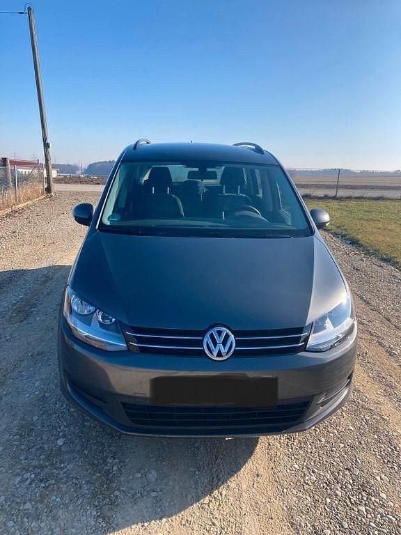 Gebraucht VW Sharan Trendline 140 PS (102 kW) 2013 Grau Van / Kleinbus