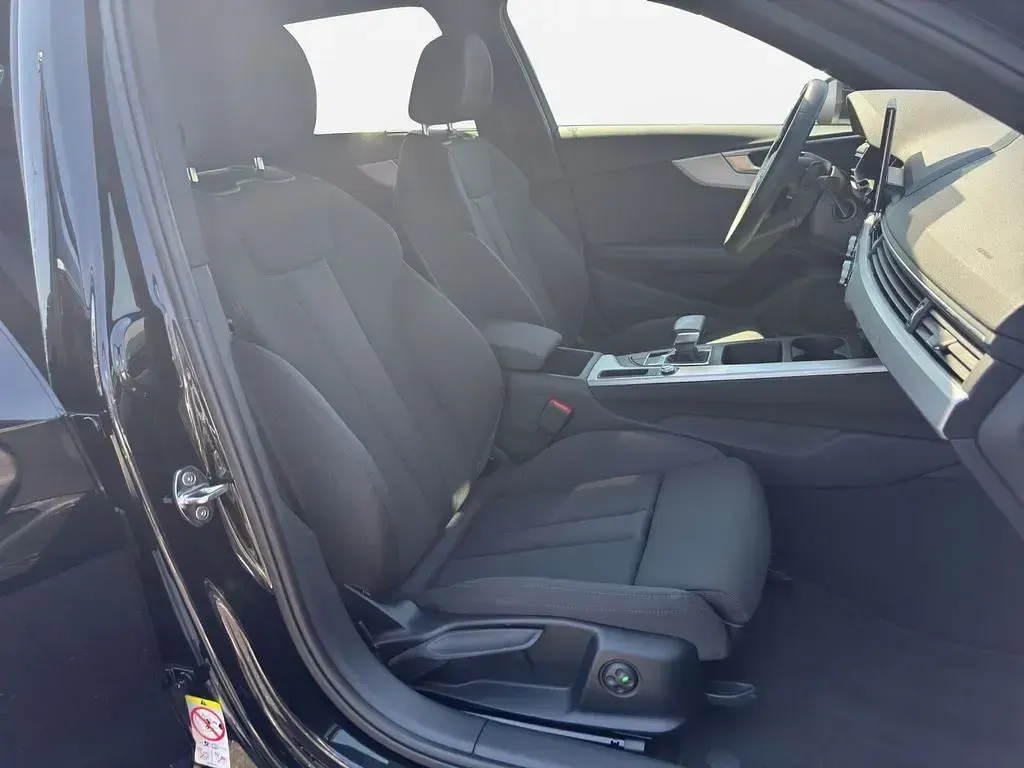 Gebraucht Audi A4 Advanced Plus 204 PS (150 kW) 2023 Mythosschwarz metallic Kombi