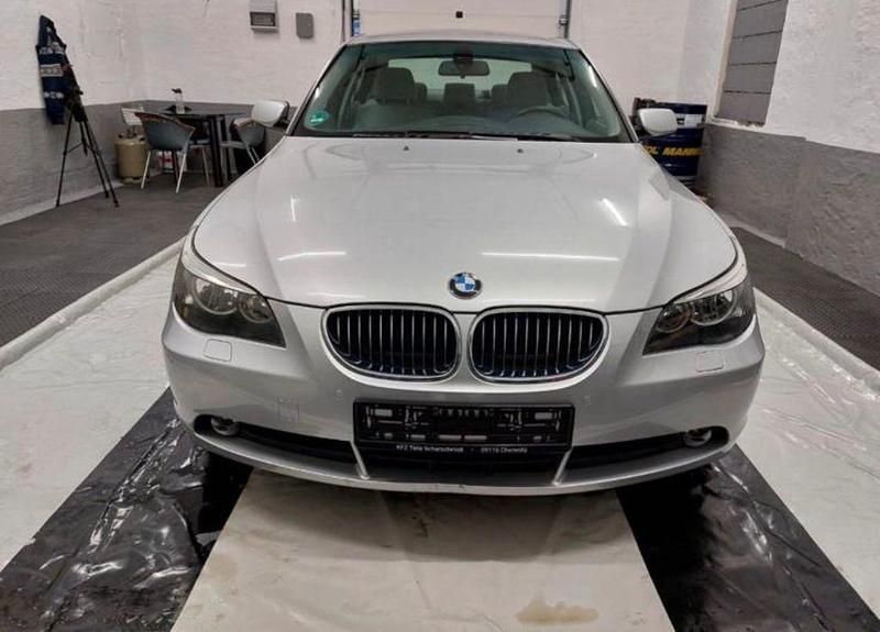 Gebraucht BMW 520 170 PS (125 kW) 2004 Grau Limousine