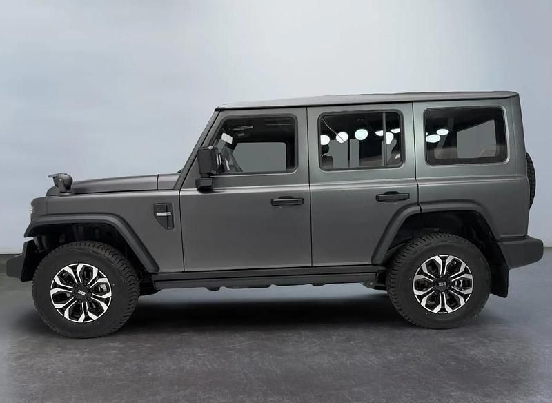 Neu BAW 212 166 PS (122 kW) 2026 Grau