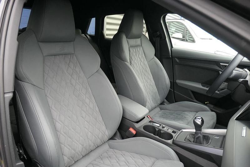 Gebraucht Audi A3 S-Line 150 PS (110 kW) 2023 Grau Limousine
