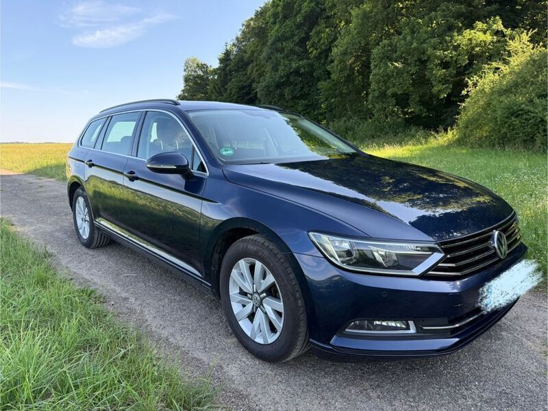 Blau Gebraucht 2015 VW Passat Comfortline Kombi | 11.900 € (Fairer Preis) - Bild 1/4