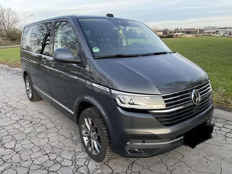 Gebraucht VW Multivan 150 PS (110 kW) 2020 Grau Van / Kleinbus
