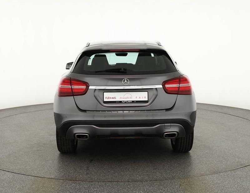 Gebraucht Mercedes GLA180 122 PS (89 kW) 2018 Grau SUV