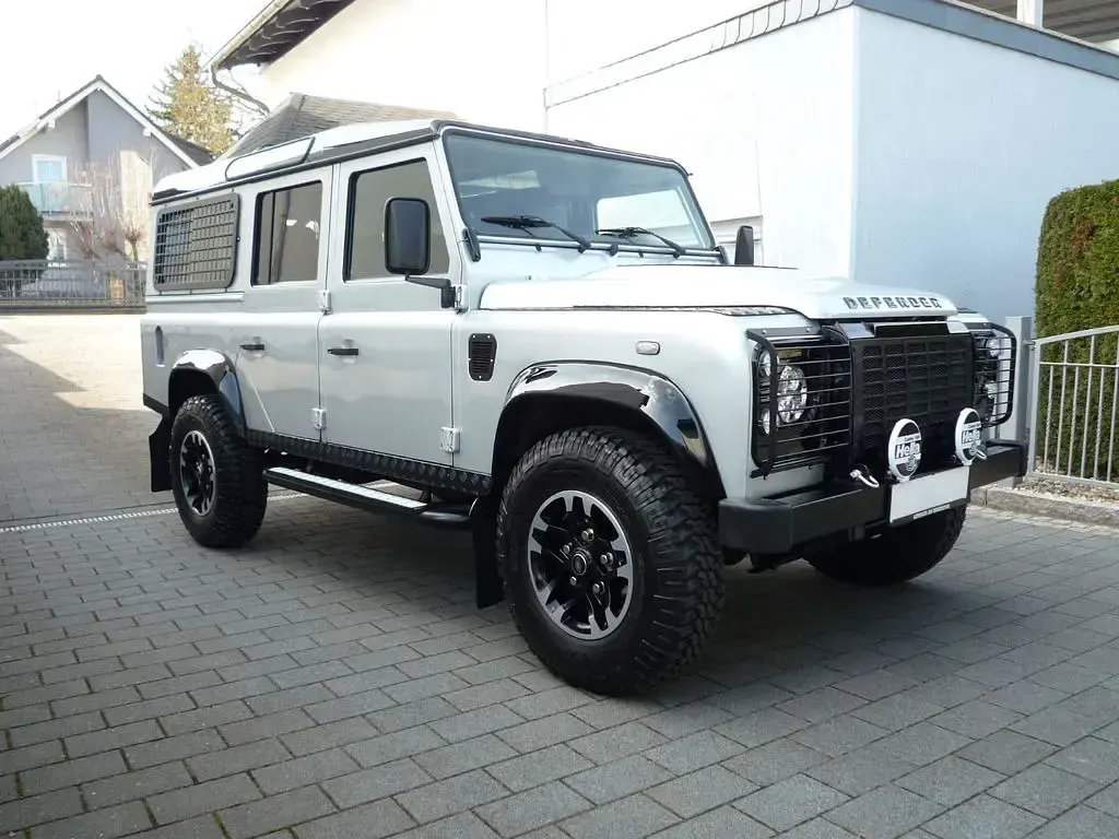 Gebraucht Land Rover Defender 122 PS (89 kW) 2016 Silber SUV