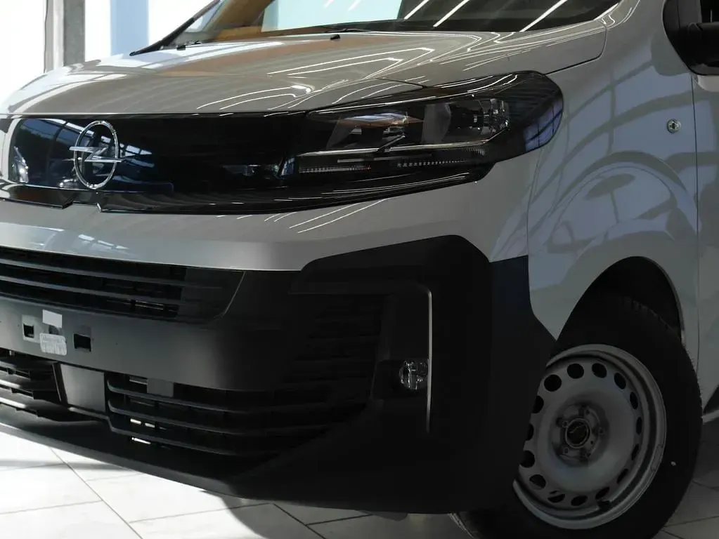 Neu Opel Vivaro-e Combi 144 PS (105 kW) 2026 Lackierung weiss Van / Kleinbus