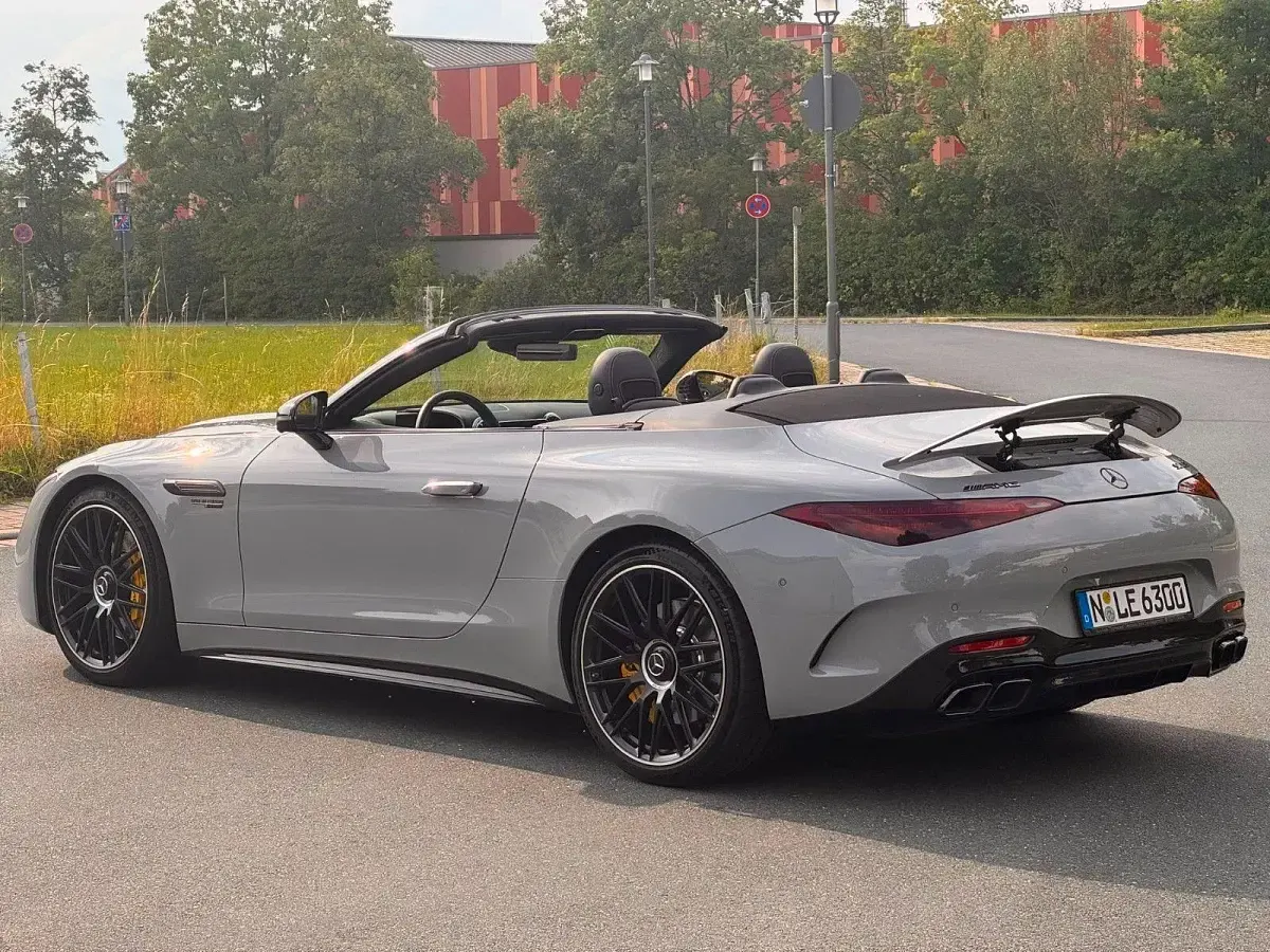 Gebraucht Mercedes SL63 AMG AMG 585 PS (430 kW) 2022 Grau Cabrio