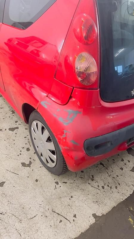 Gebraucht Peugeot 107 68 PS (50 kW) 2011 Rot Kleinwagen