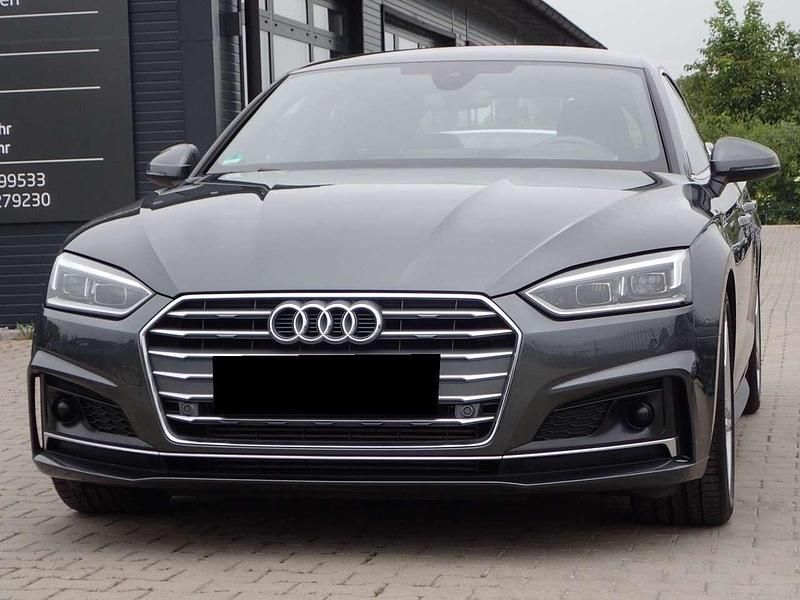 Grau Gebraucht 2020 Audi A5 Sportback Coupé | 27.650 € (Superpreis) - Bild 1/4