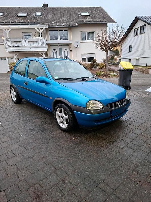 Gebraucht Opel Corsa 106 PS (77 kW) 1998 Blau Kleinwagen
