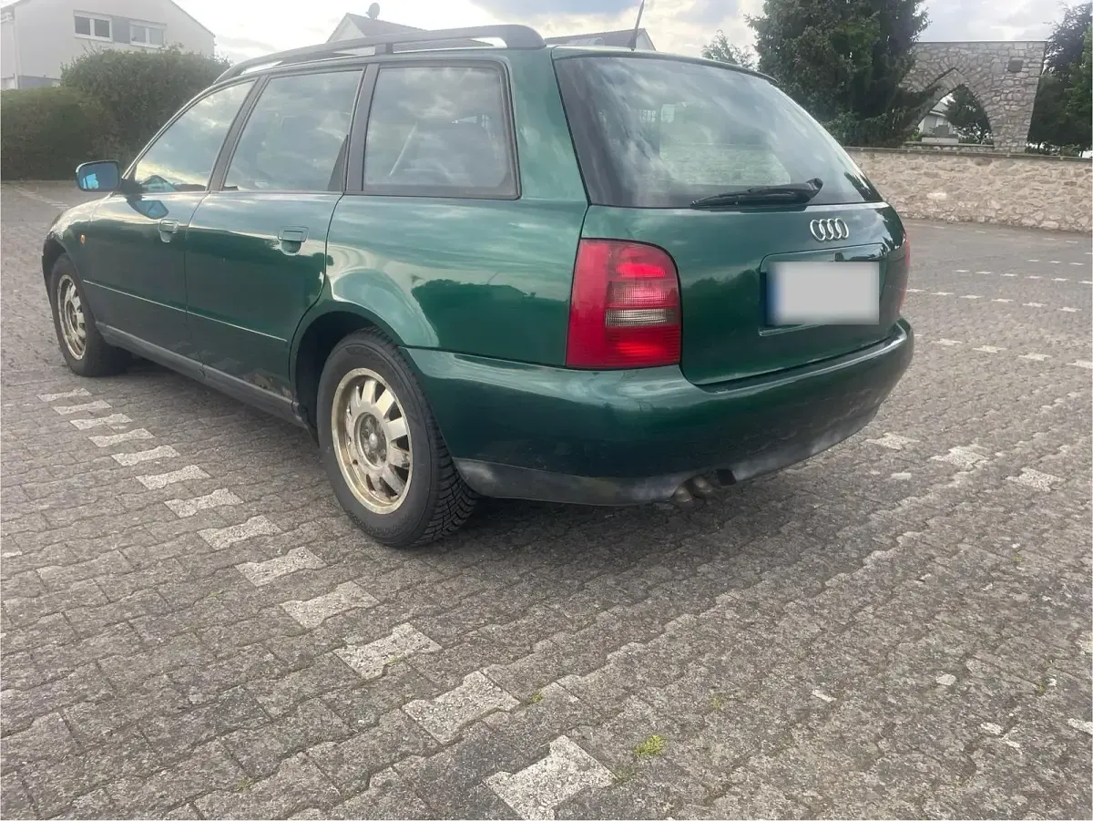 Gebraucht Audi A4 110 PS (80 kW) 1997 Grün Kombi