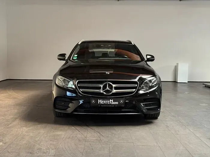 Gebraucht Mercedes E400 AMG 330 PS (242 kW) 2019 Lack obsidianschwarz Kombi