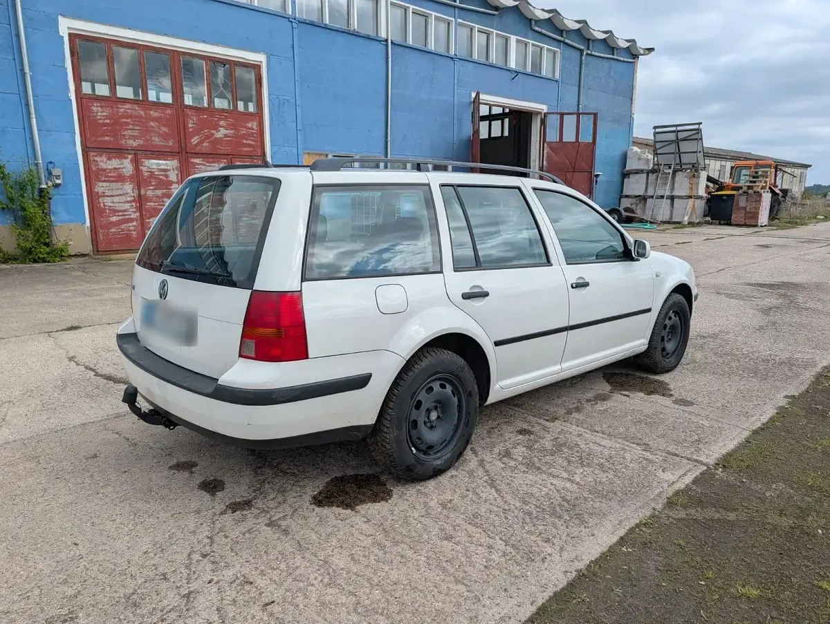 Gebraucht VW Golf IV 101 PS (74 kW) 2003 Weiß Kombi