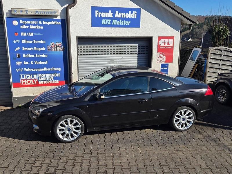 Second-hand Ford Focus Titanium 145 CP (106 kW) 2007 Argintiu Cabrio