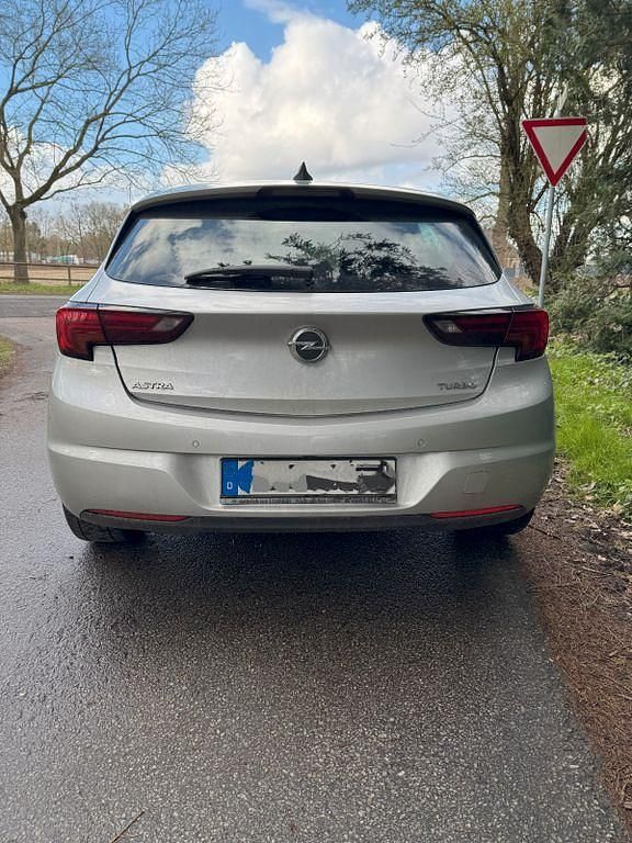Gebraucht Opel Astra Dynamic 125 PS (91 kW) 2016 Silber Limousine