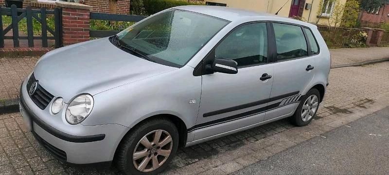 Gebraucht VW Polo 60 PS (44 kW) 2002 Silber Kleinwagen