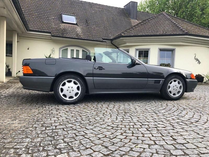 Schwarz Gebraucht 1992 Mercedes SL300 Cabrio | 21.500 € - Bild 1/2