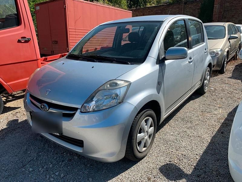 Grau Gebraucht 2007 Subaru Justy Kleinwagen | 1.580 € - Bild 1/4