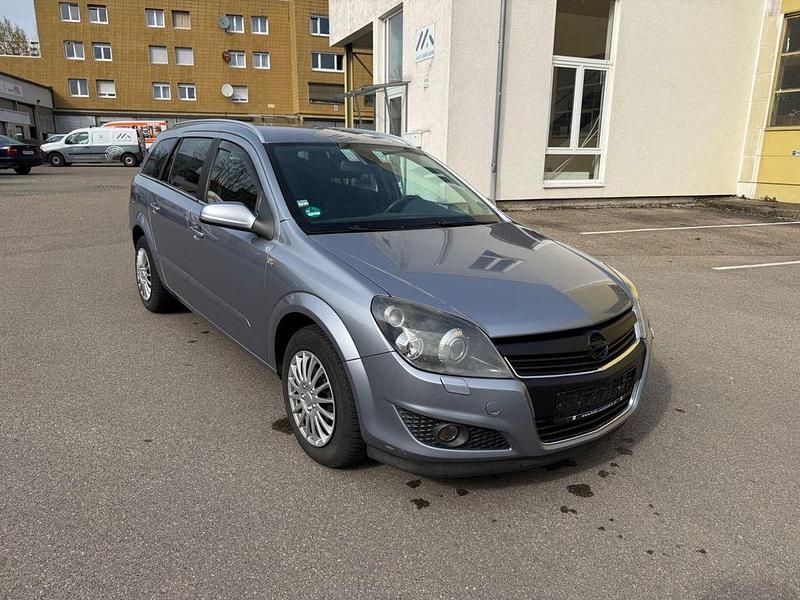 Gebraucht Opel Astra Innovation 140 PS (102 kW) 2009 Silber Limousine