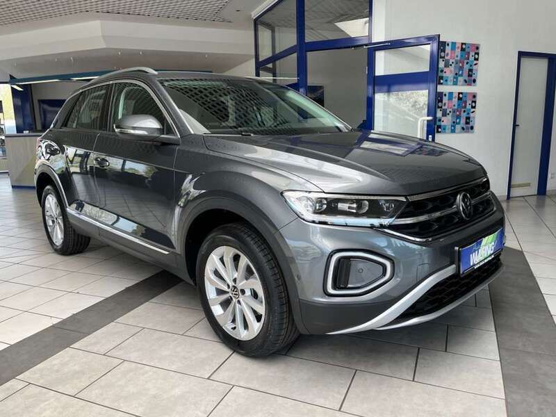 Grau Neu 2024 VW T-Roc IQ Drive SUV | 32.890 € (Superpreis) - Bild 1/4