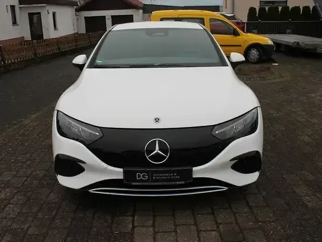 Gebraucht Mercedes EQE300 180 kW (245 PS) 2023 Weiß Limousine